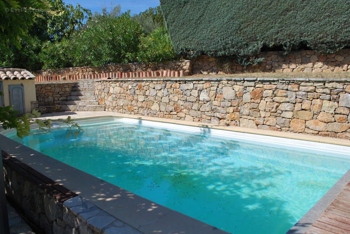 Maison à VILLECROZE