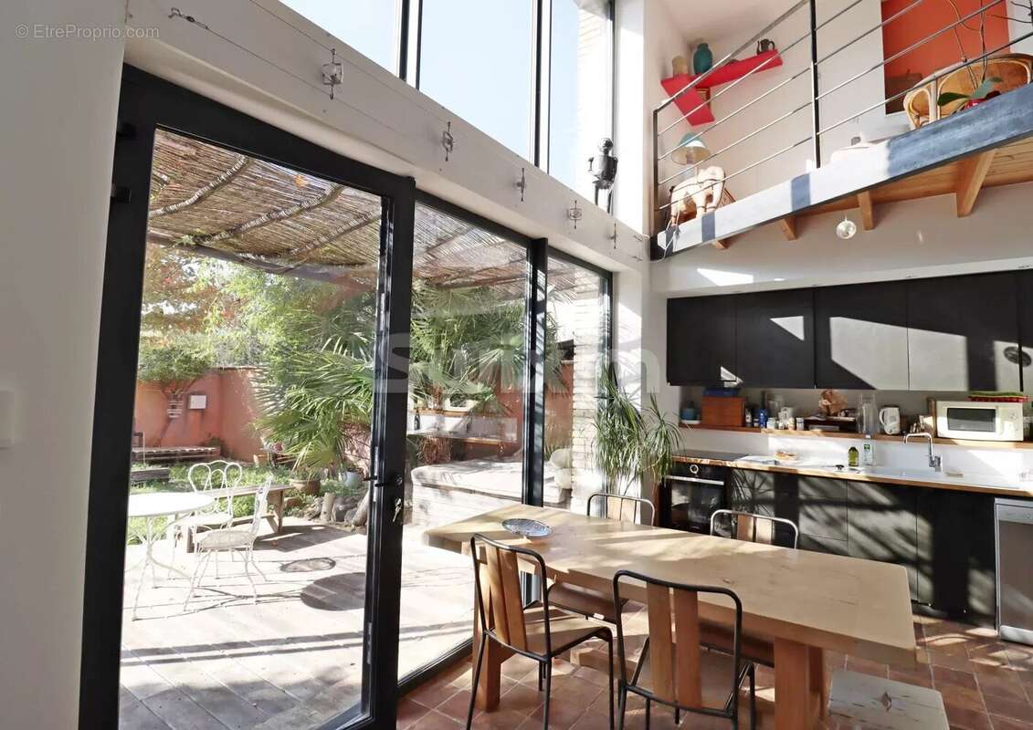 Maison à MONTELIMAR