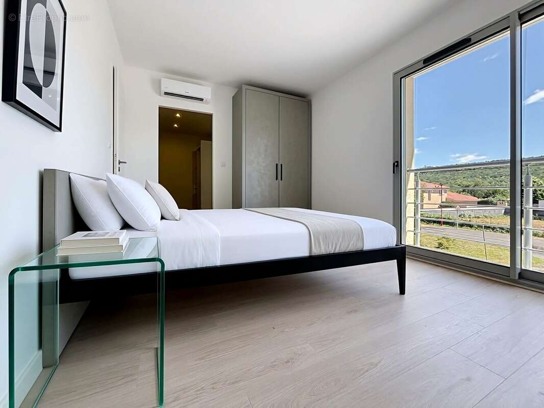 Maison 128 m² à Marsat  - photo 6