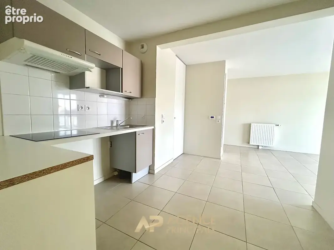 La Rochelle - La Pallice - Appartement T3 de 62 m² avec terrasse, ascenseur et parking - photo 6
