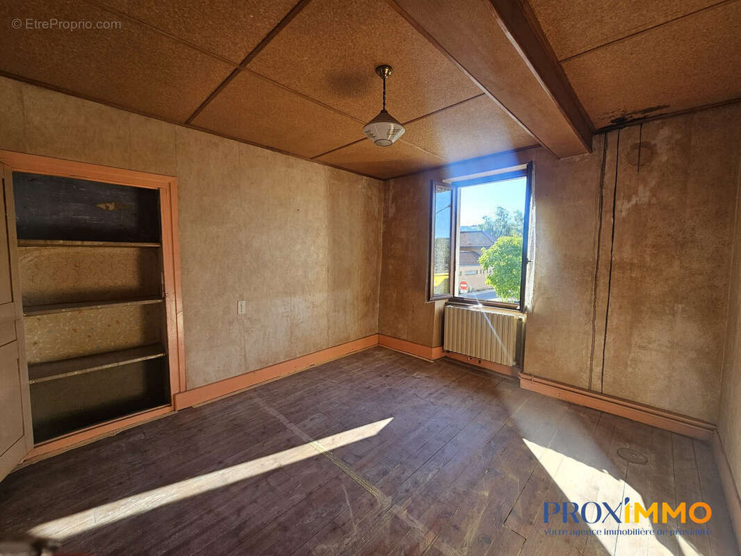 Maison 135 m² à Virieu  - photo 4