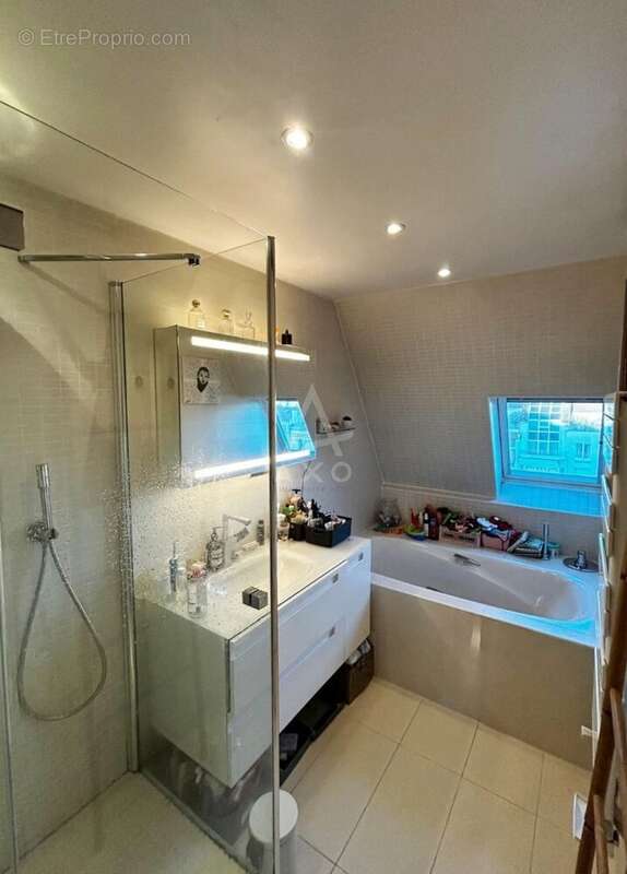 Appartement à SURESNES