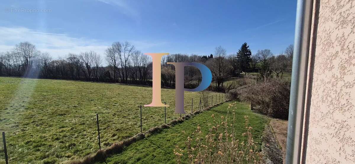 Maison à LA CLAYETTE