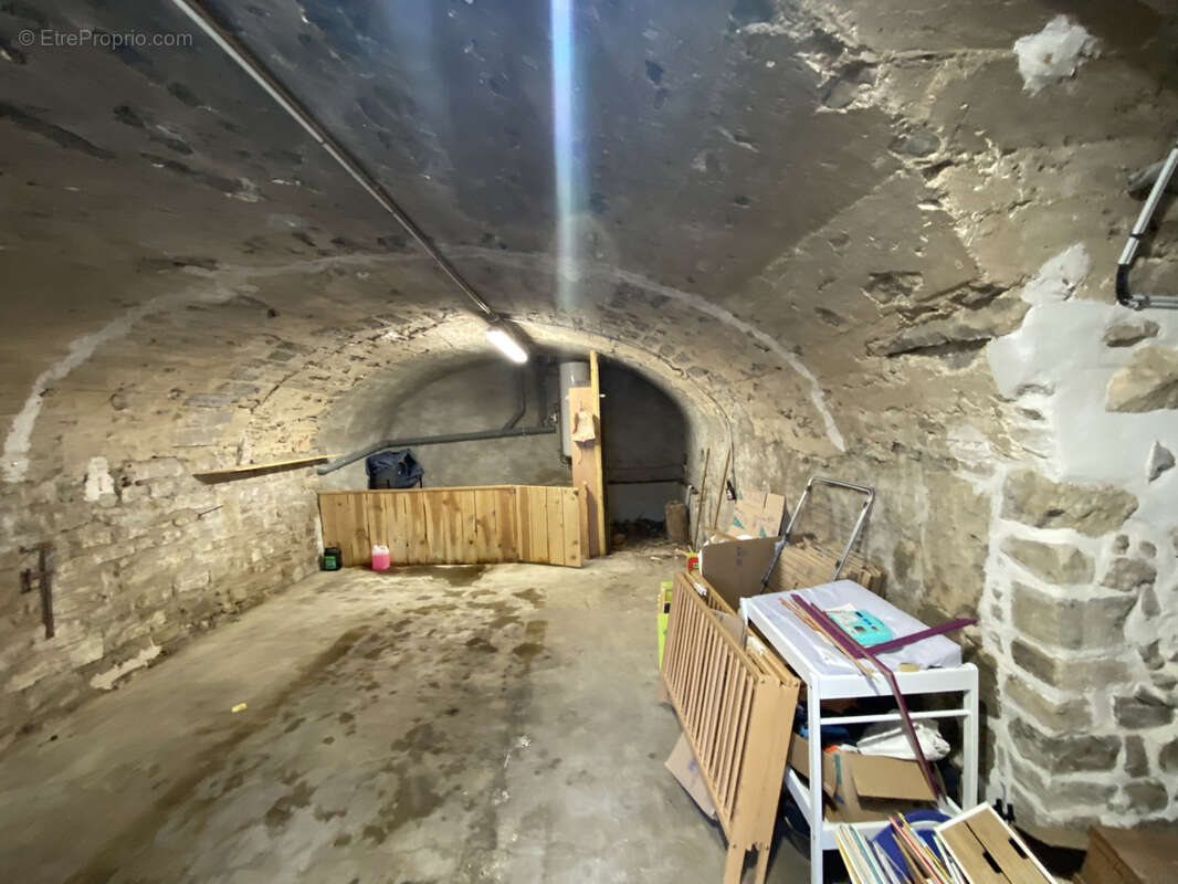 Maison à BERRIAS-ET-CASTELJAU