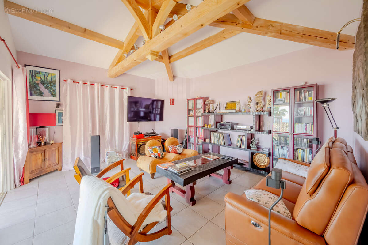 Maison à CARQUEIRANNE