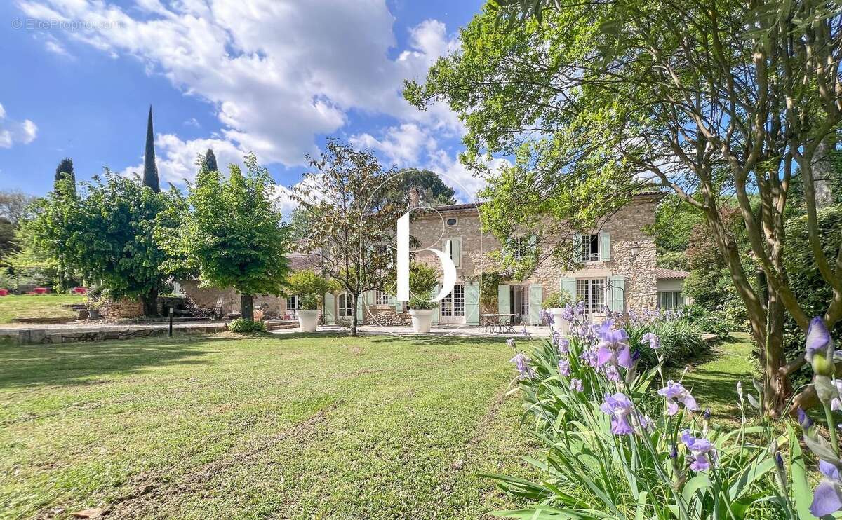 Maison 520 m² à Aigueze  - photo 40
