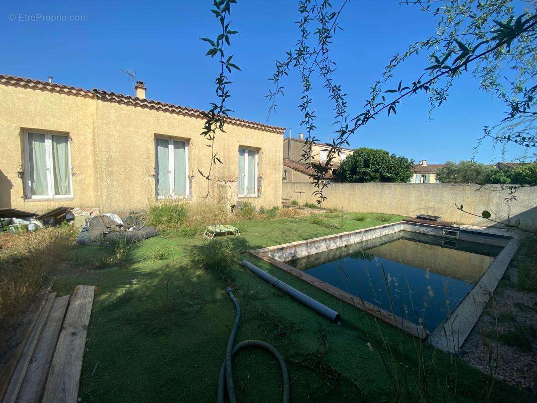 Maison à MAUGUIO