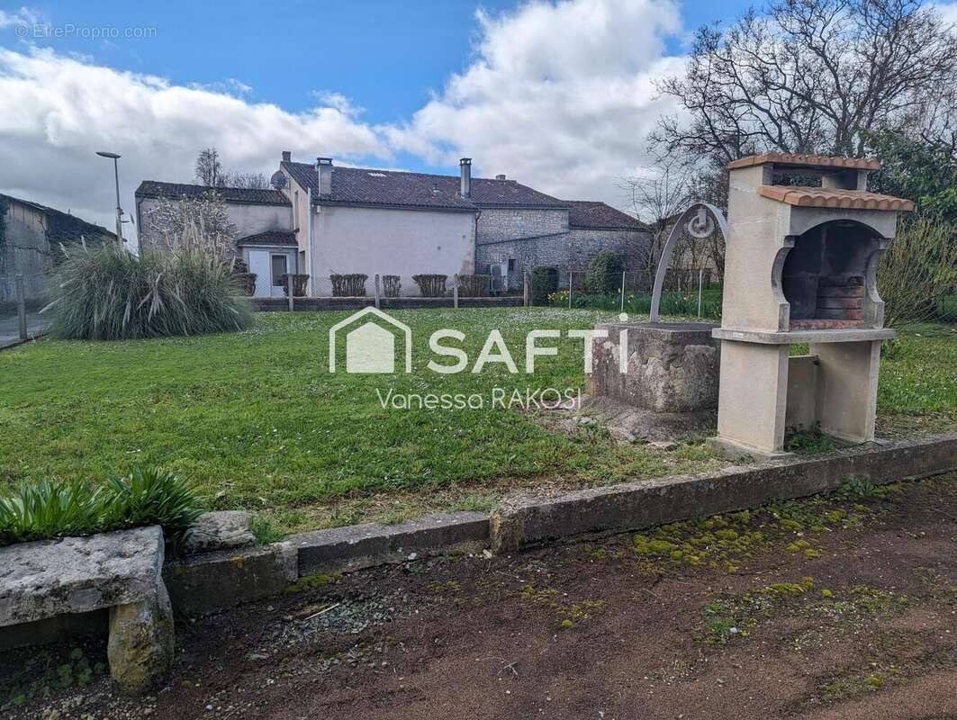 Photo 3 - Maison à SAINT-JEAN-D'ANGELY