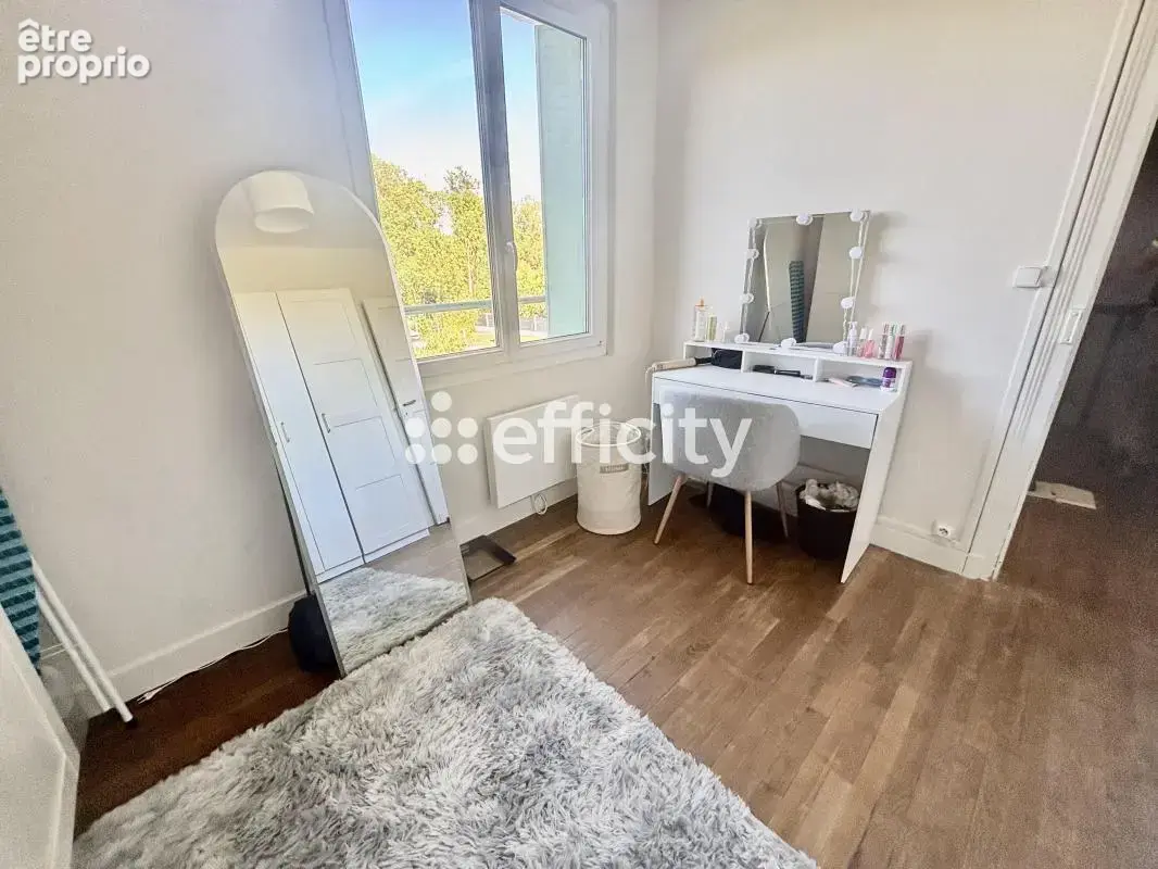 Maison 4 pièces 80 m² à vendre à Plaimpied-Givaudins (18340) - photo 5