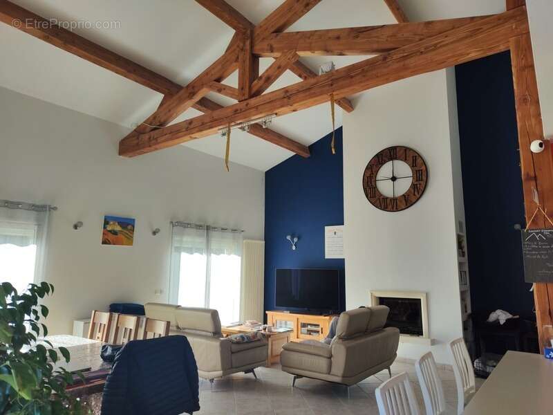 Maison à VACQUIERES