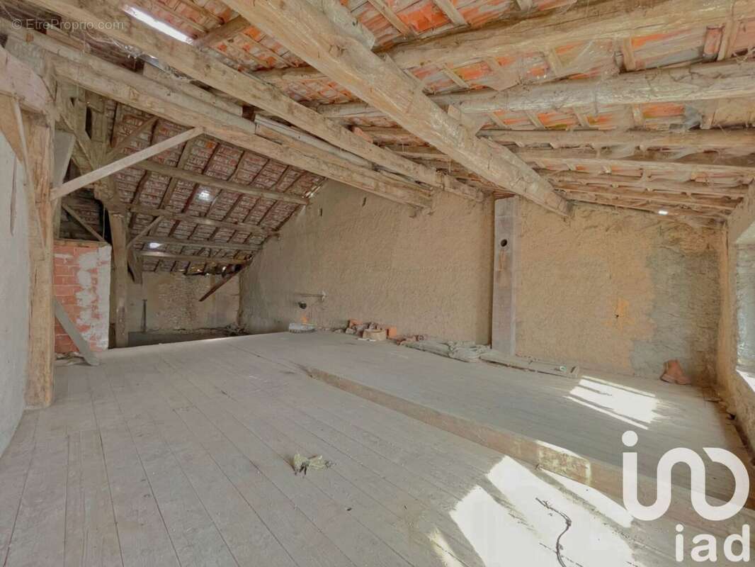 Photo 2 - Maison à VANNES-LE-CHATEL