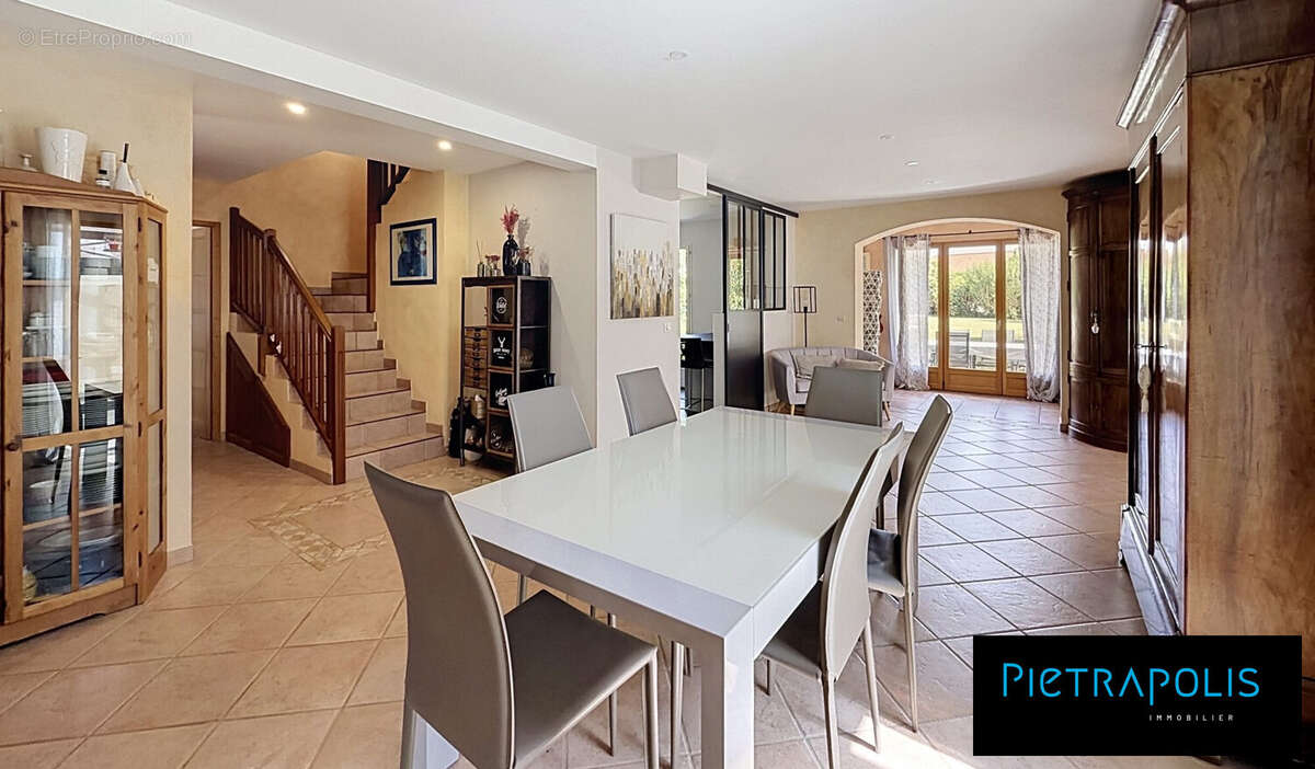 Maison 164 m² à Trevoux  - photo 2