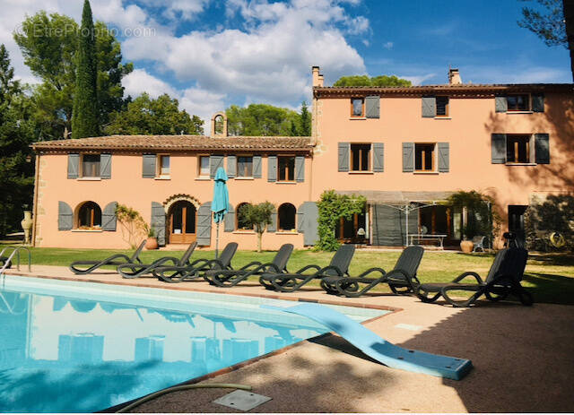 Maison à VILLECROZE