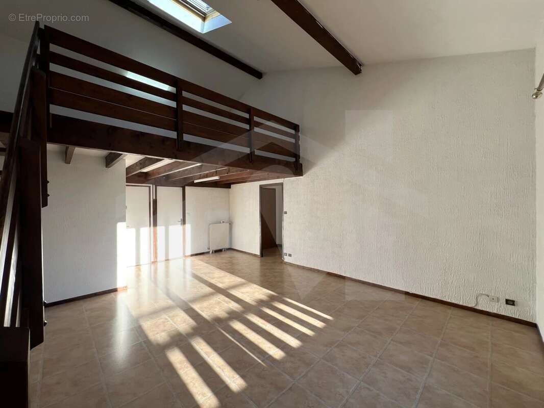 Appartement à MOIRANS