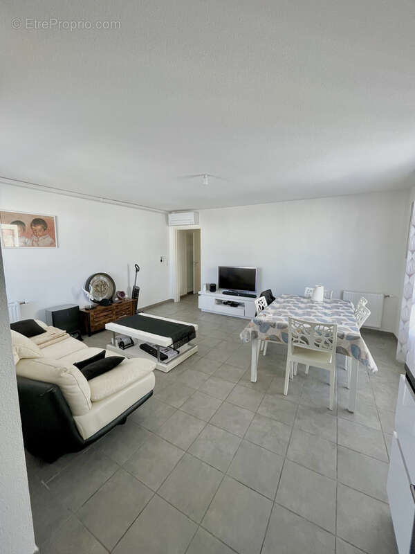 Appartement à BEAUZELLE