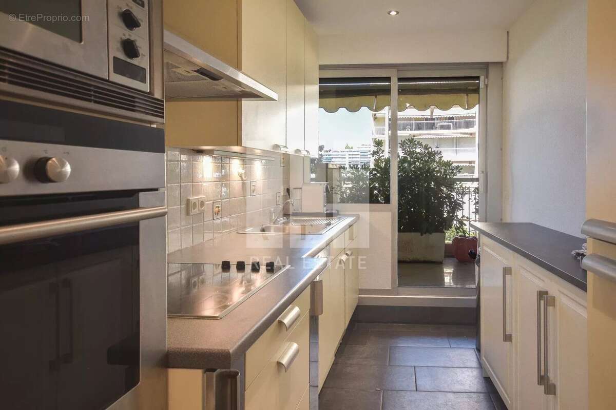 Appartement à MANDELIEU-LA-NAPOULE