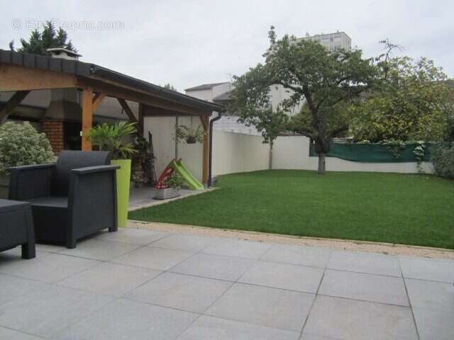 Maison à LE BLANC-MESNIL