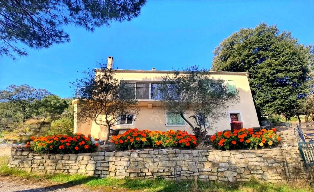 Villa 195 m² - 5 chambres - Terrain 5 267 m² - photo 16
