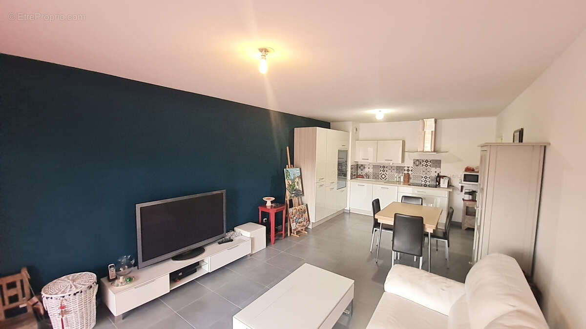  Appartement 3 pieces avec terrasse et stationnement. - photo 4