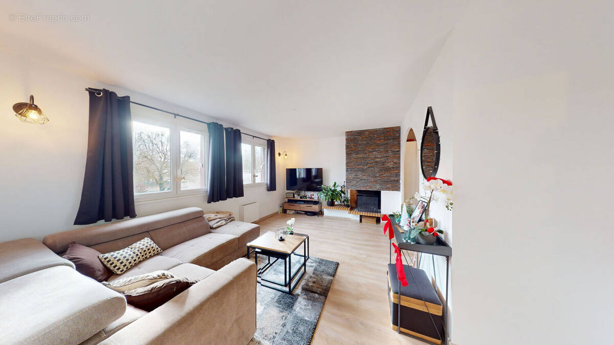 Appartement à EMERAINVILLE