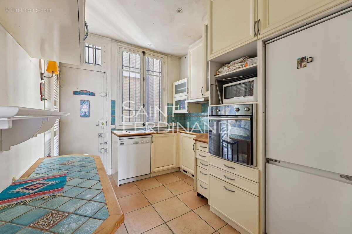 Appartement à NEUILLY-SUR-SEINE