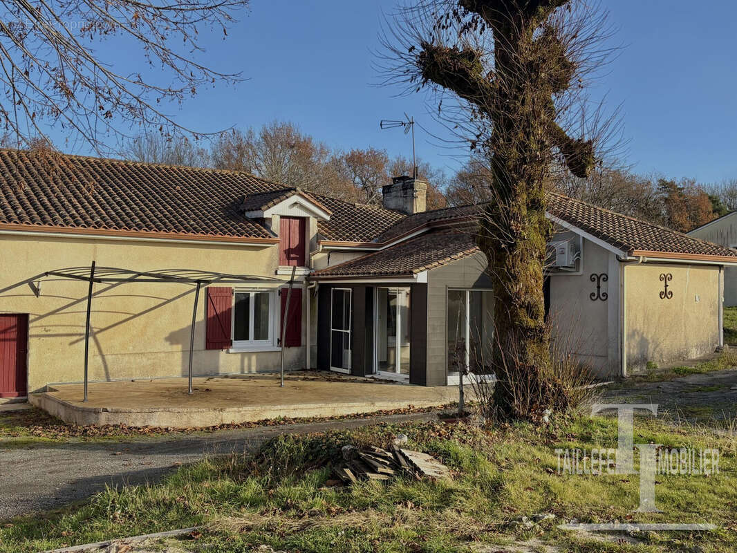 Maison à COULOUNIEIX-CHAMIERS