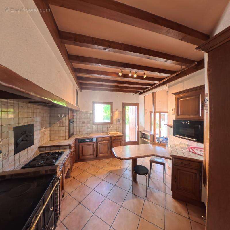 Maison à SAINT-ROMAIN-DE-JALIONAS