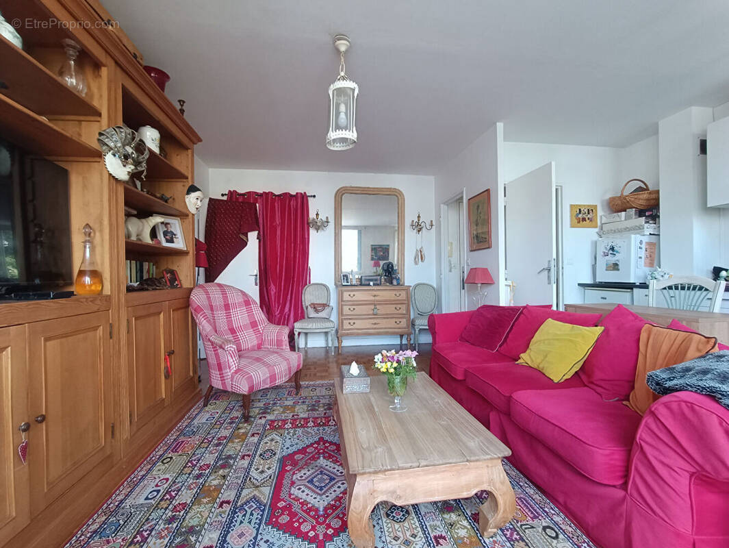 Appartement à FONTENAY-LE-FLEURY