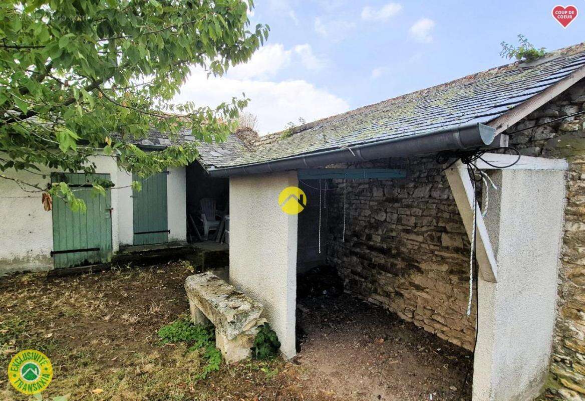 Maison à CHEZAL-BENOIT