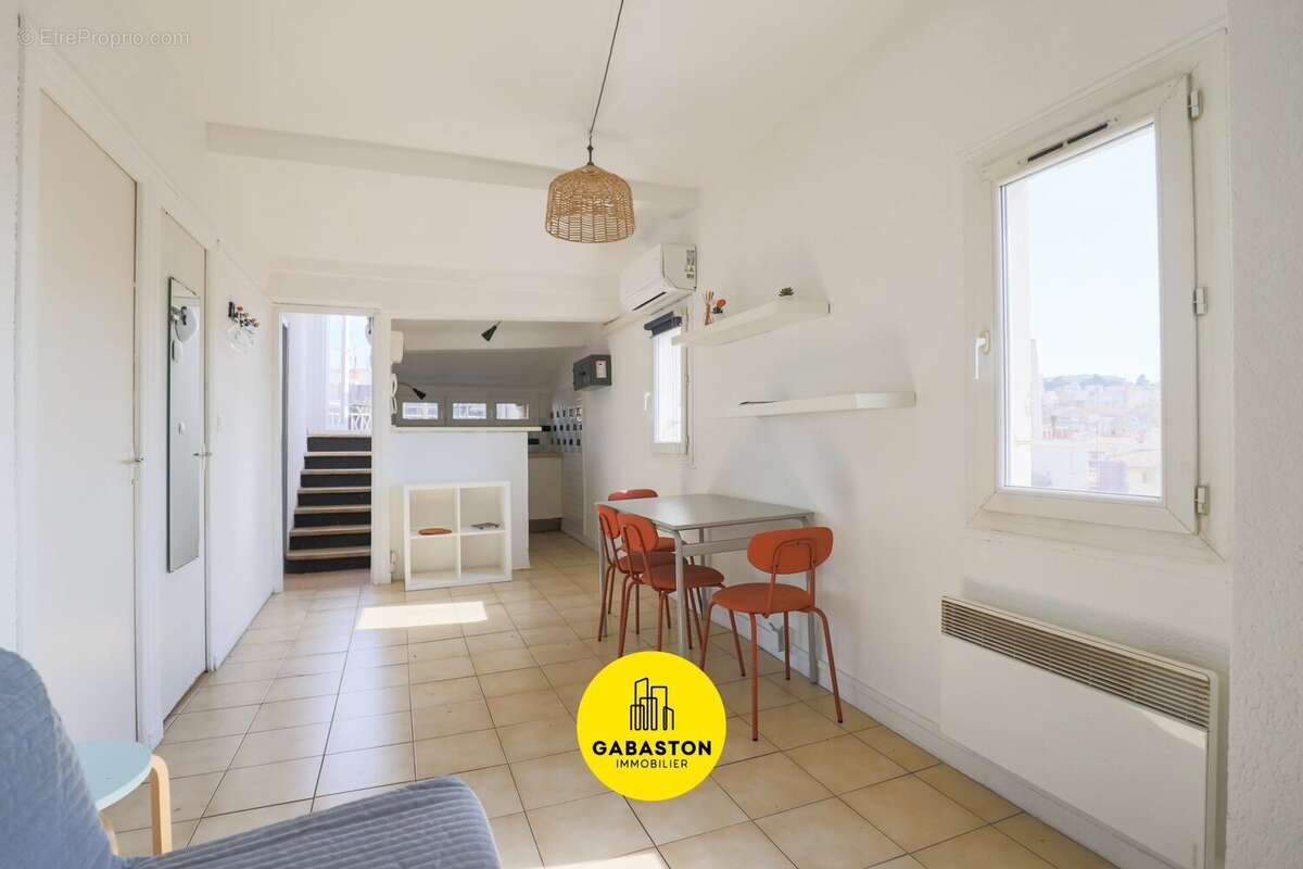 Appartement à MARSEILLE-1E