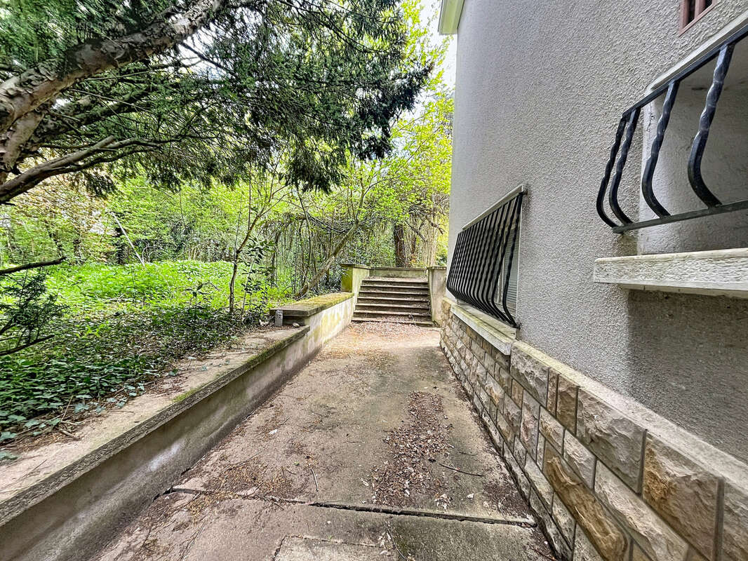 Maison à FRANCHEVILLE