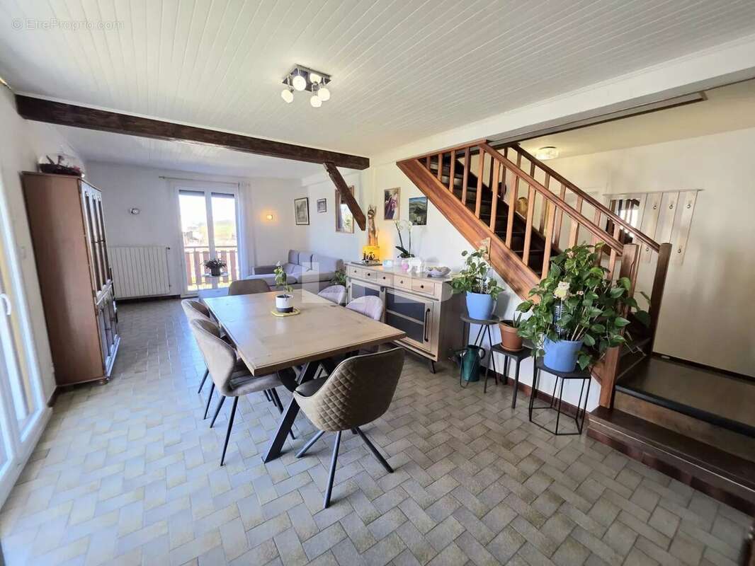 Maison 119 m² sur sous-sol total et terrain 966 m² - photo 4