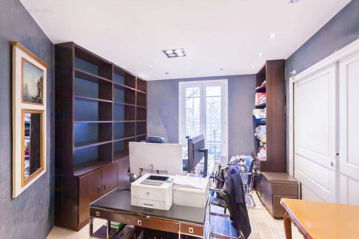 Commerce à PARIS-17E