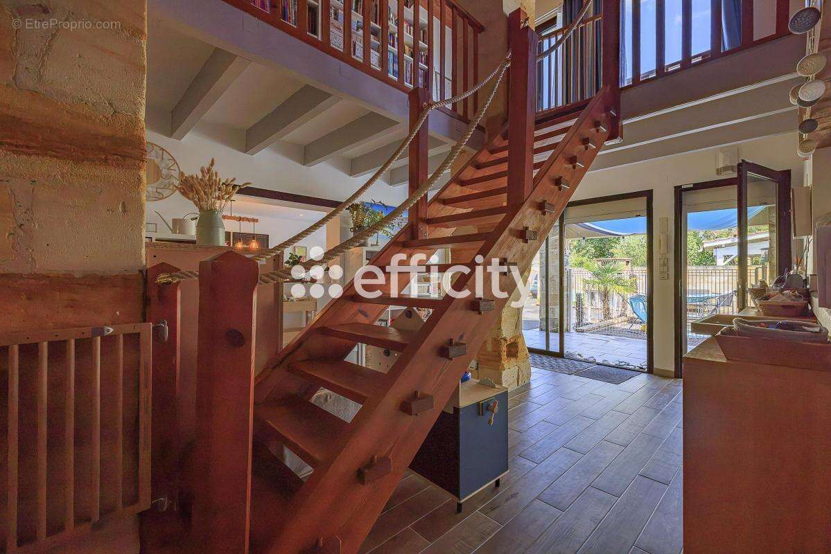 Maison 155 m² à Abzac  - photo 4