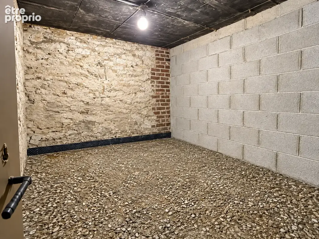 Maison familiale avec vaste terrain et bel espace extérieur - photo 19