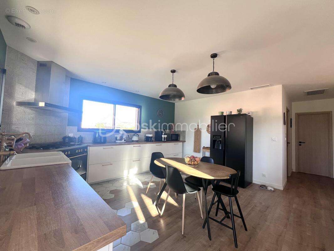 Maison à SAINT-SEURIN-SUR-L'ISLE