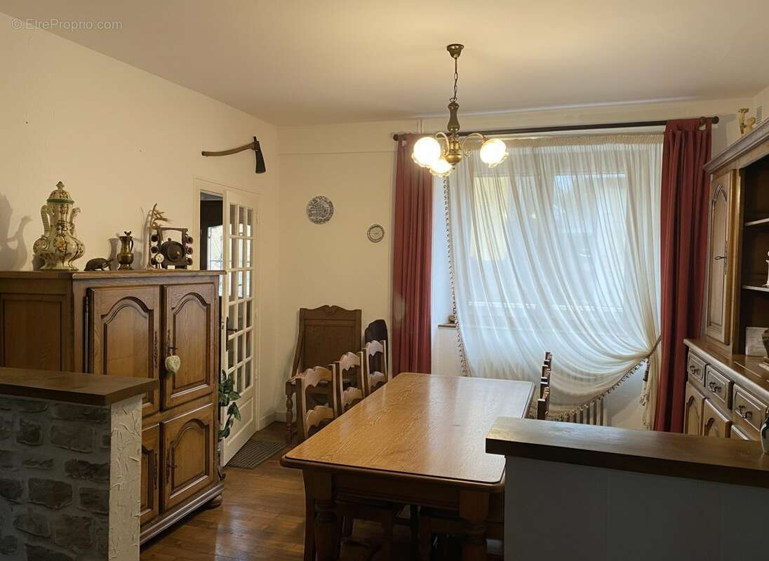 Maison à CHATEAUNEUF-LA-FORET