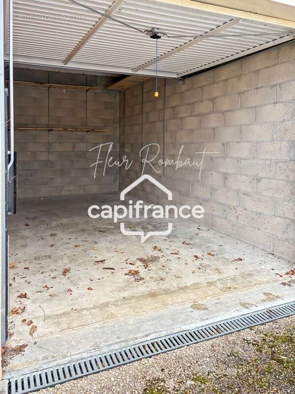 Appartement à LE MESNIL-SAINT-DENIS