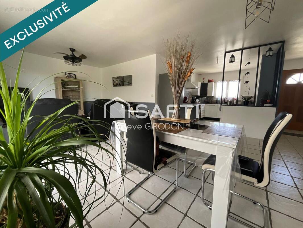 Photo 1 - Maison à L'ILE-D'ELLE