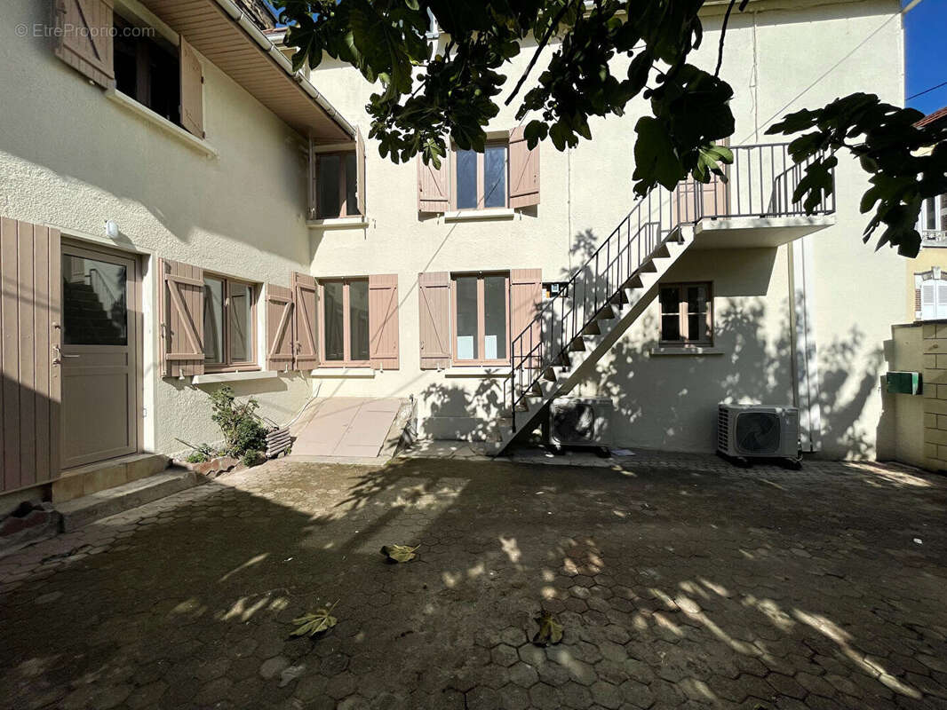 Appartement à SAINTE-SAVINE