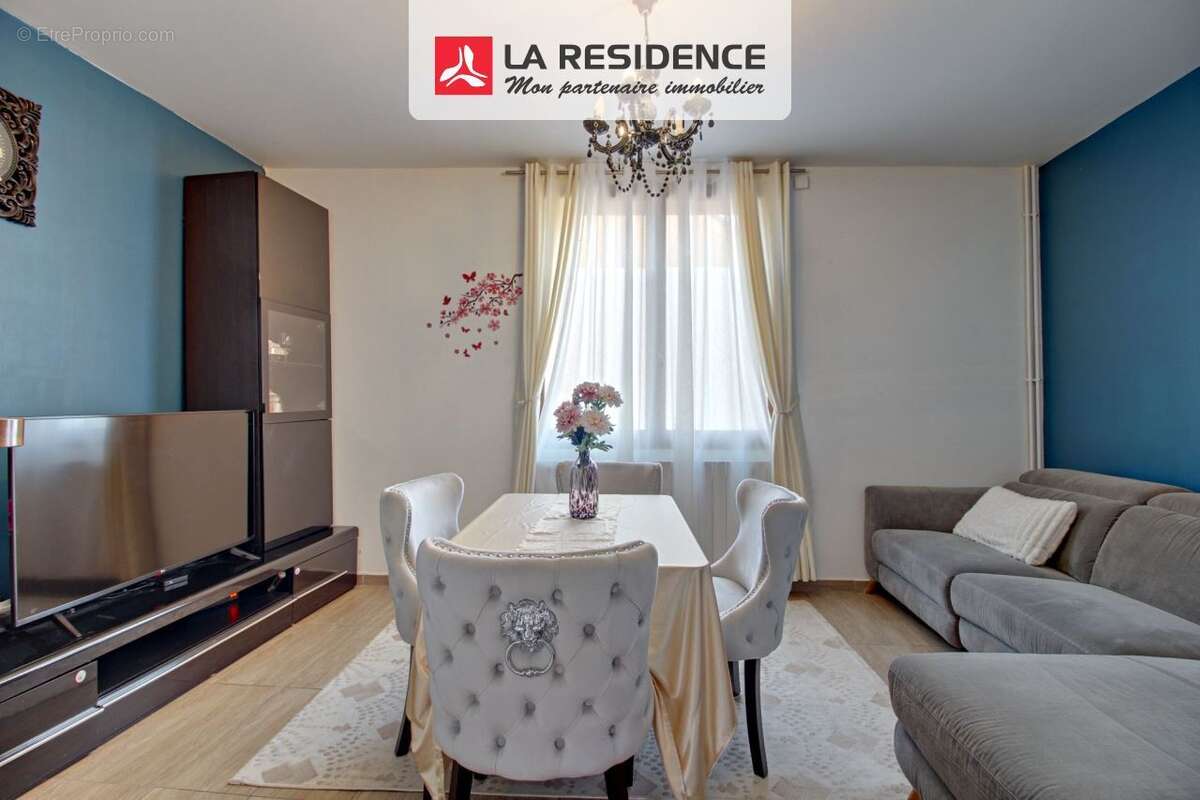 Maison à LES MUREAUX