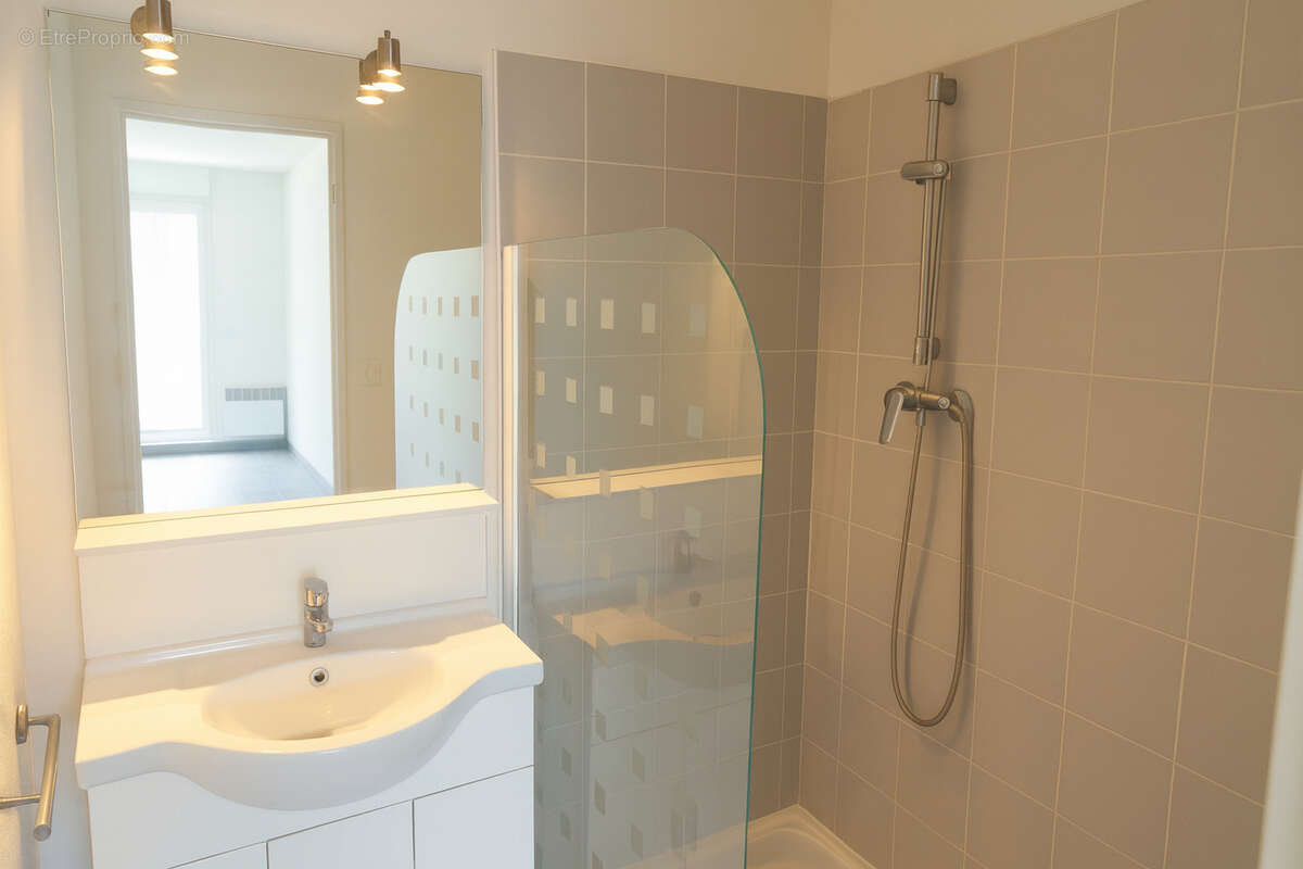 Appartement à MARSEILLE-3E