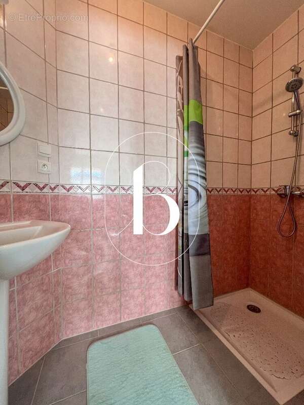 Maison à MEJANNES-LE-CLAP