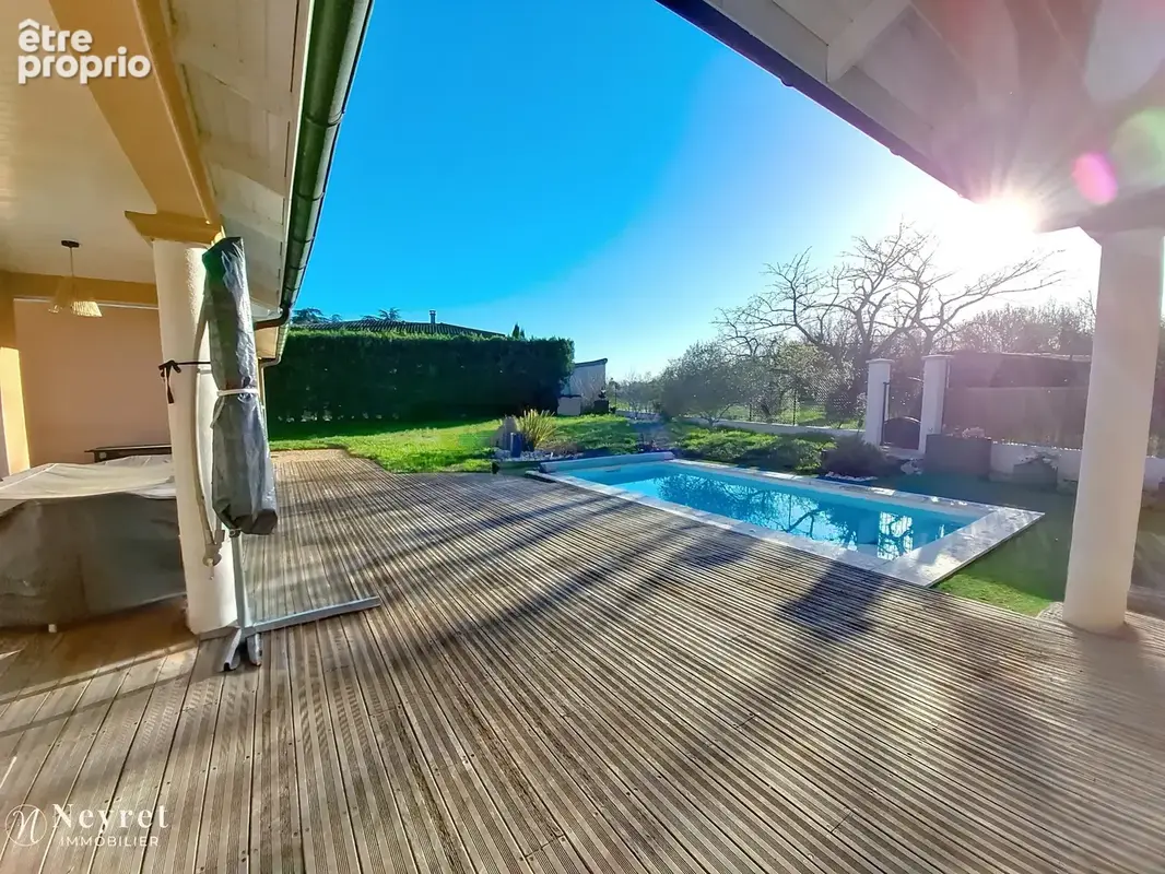 Rare !!! Maison de plain pied de 130 m2 sur 1500 m2 de terrain,  5 chambres - photo 2