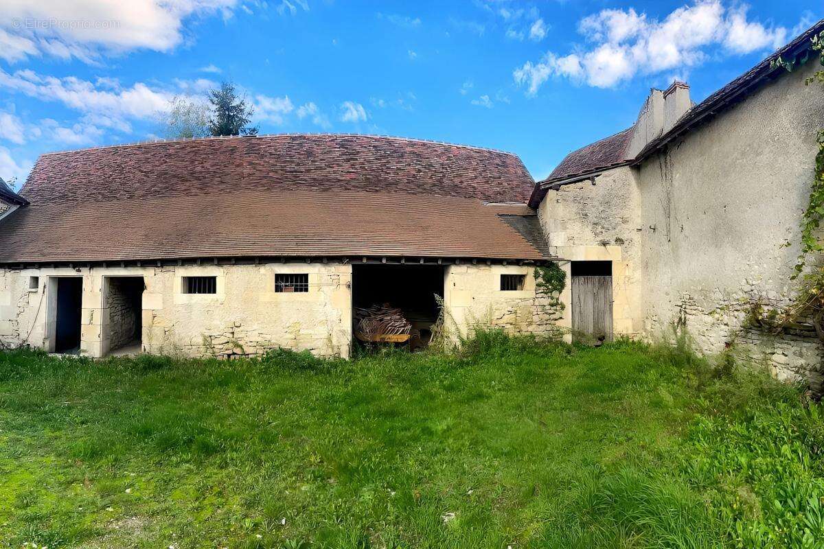 Maison de caractère dans un corps de ferme avec potentiel in - photo 8