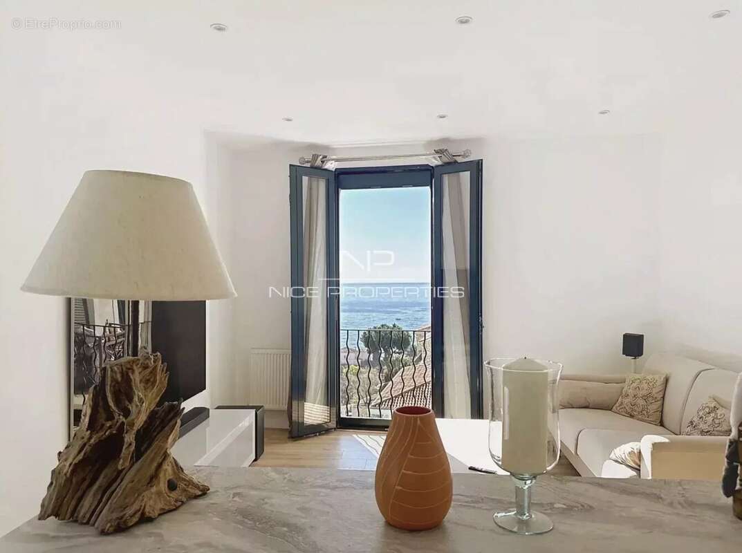 Appartement à ROQUEBRUNE-CAP-MARTIN