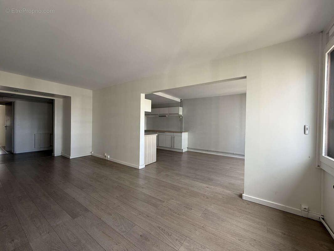 Appartement à SAINT-ETIENNE