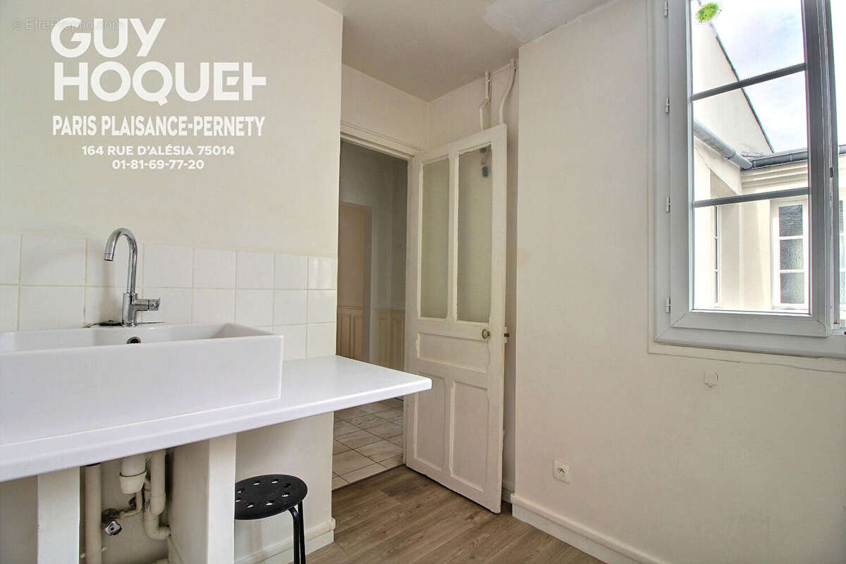Appartement à PARIS-14E