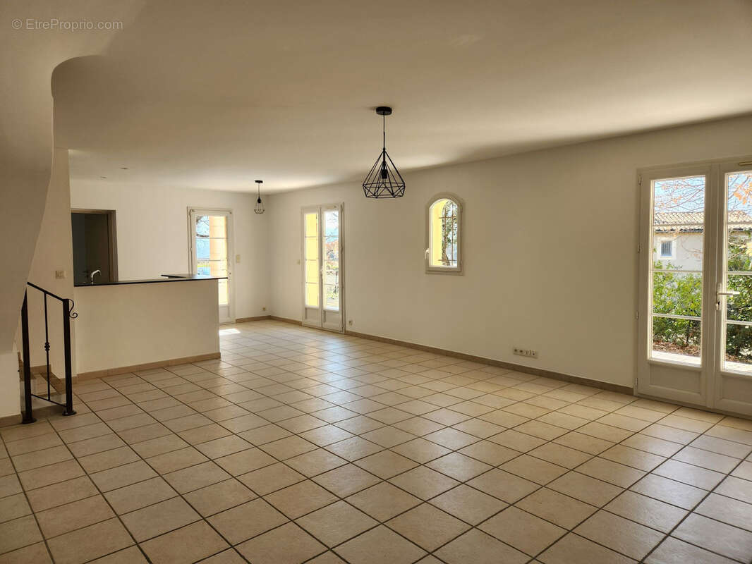 Maison à MERINDOL-LES-OLIVIERS