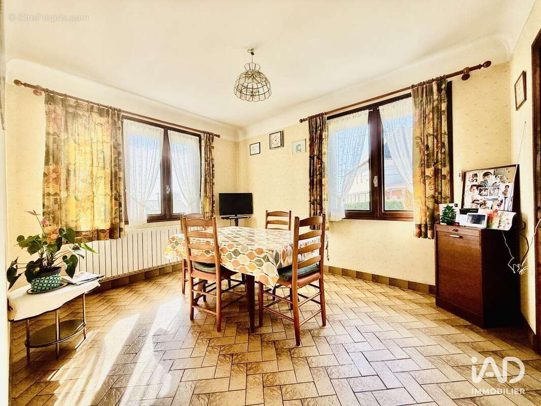 Maison 97 m² à Quins  - photo 9